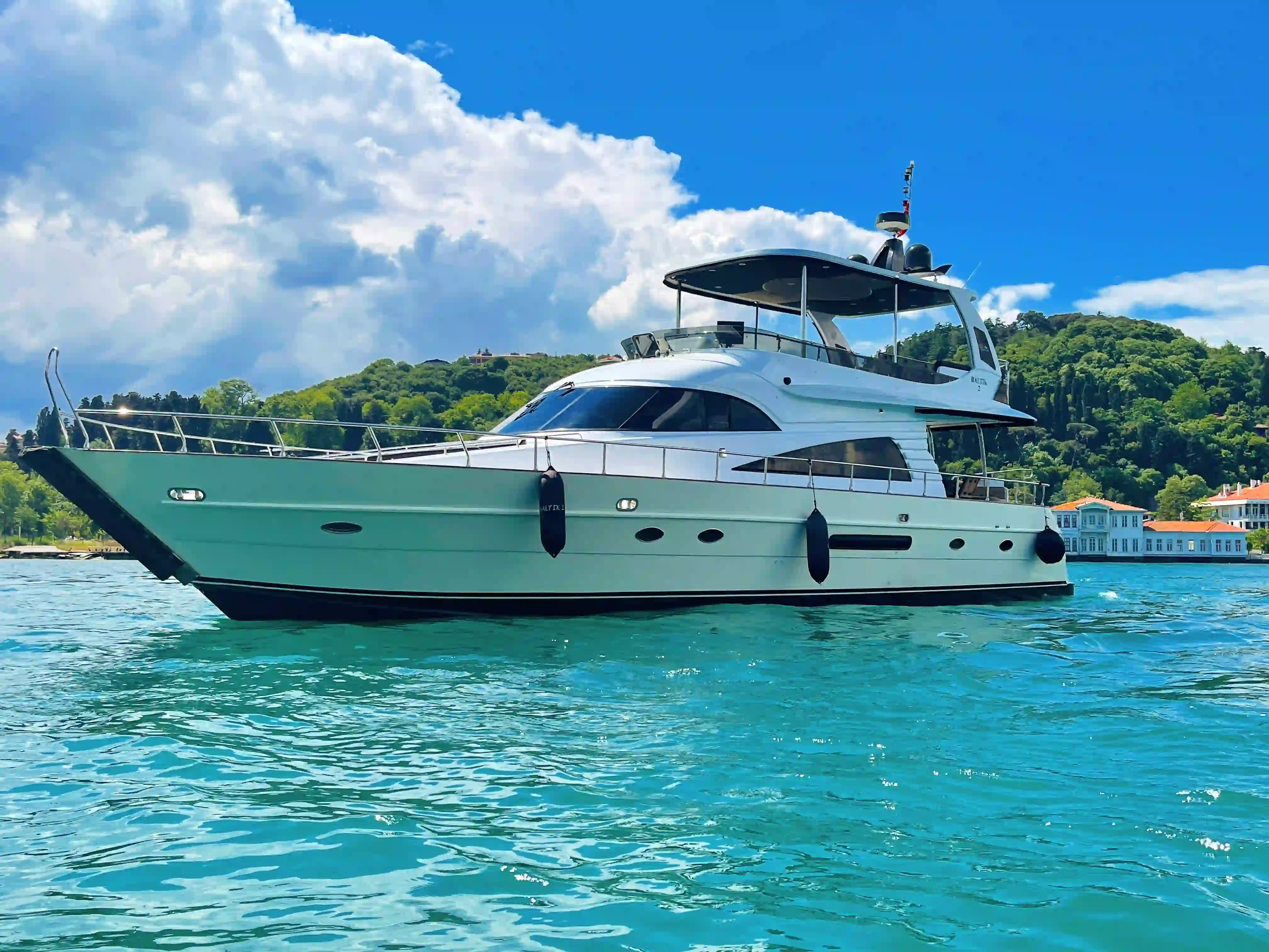 yacht